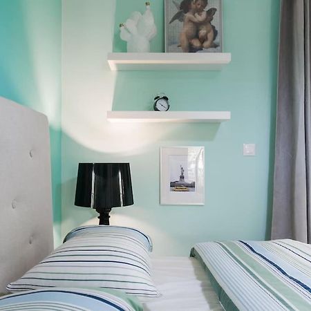 Lux Beach Apartment Vari  Bagian luar foto