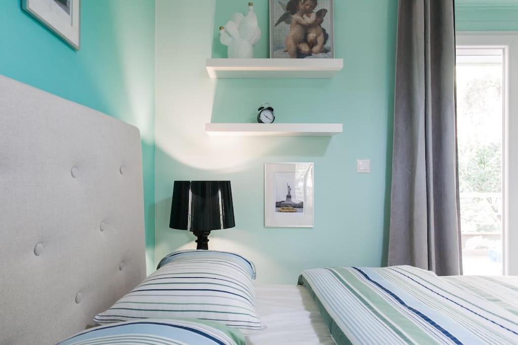 Lux Beach Apartment Vari  Bagian luar foto